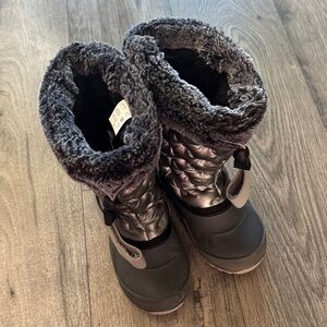 Kamik Kids Boots in Gray and Black